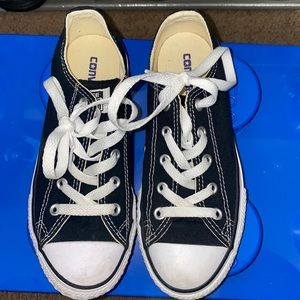 Boys converse